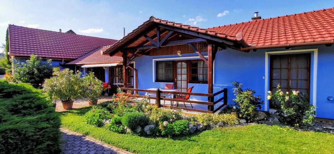 Magyar Apartmanhazak I-Iii. 佐洛卡罗斯 外观 照片