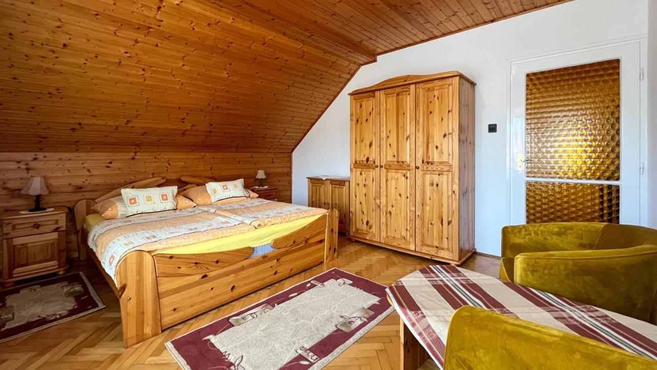 Magyar Apartmanhazak I-Iii. 佐洛卡罗斯 外观 照片