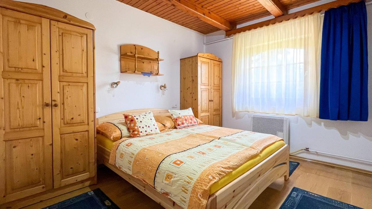 Magyar Apartmanhazak I-Iii. 佐洛卡罗斯 外观 照片