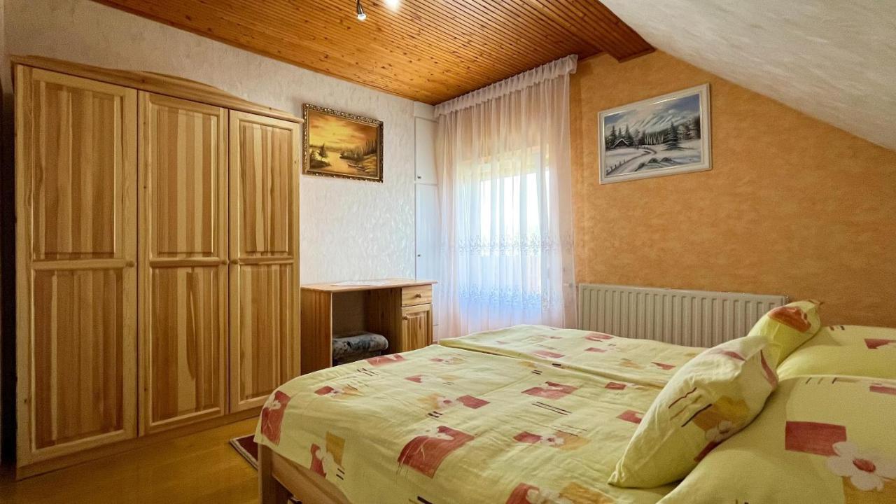 Magyar Apartmanhazak I-Iii. 佐洛卡罗斯 外观 照片