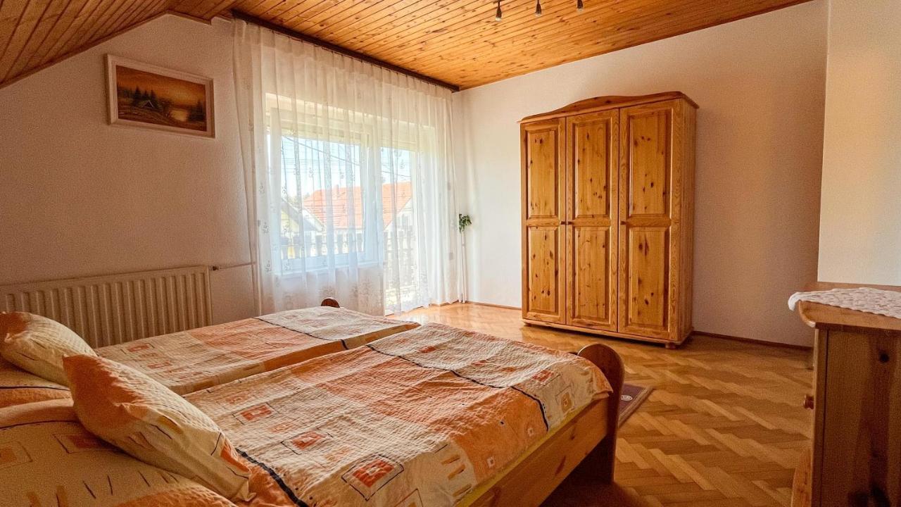 Magyar Apartmanhazak I-Iii. 佐洛卡罗斯 外观 照片